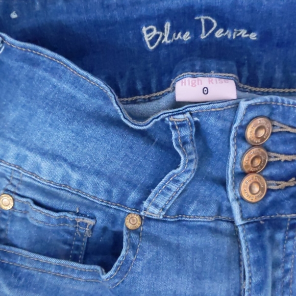 High-rise jeans - Picture 3 of 4